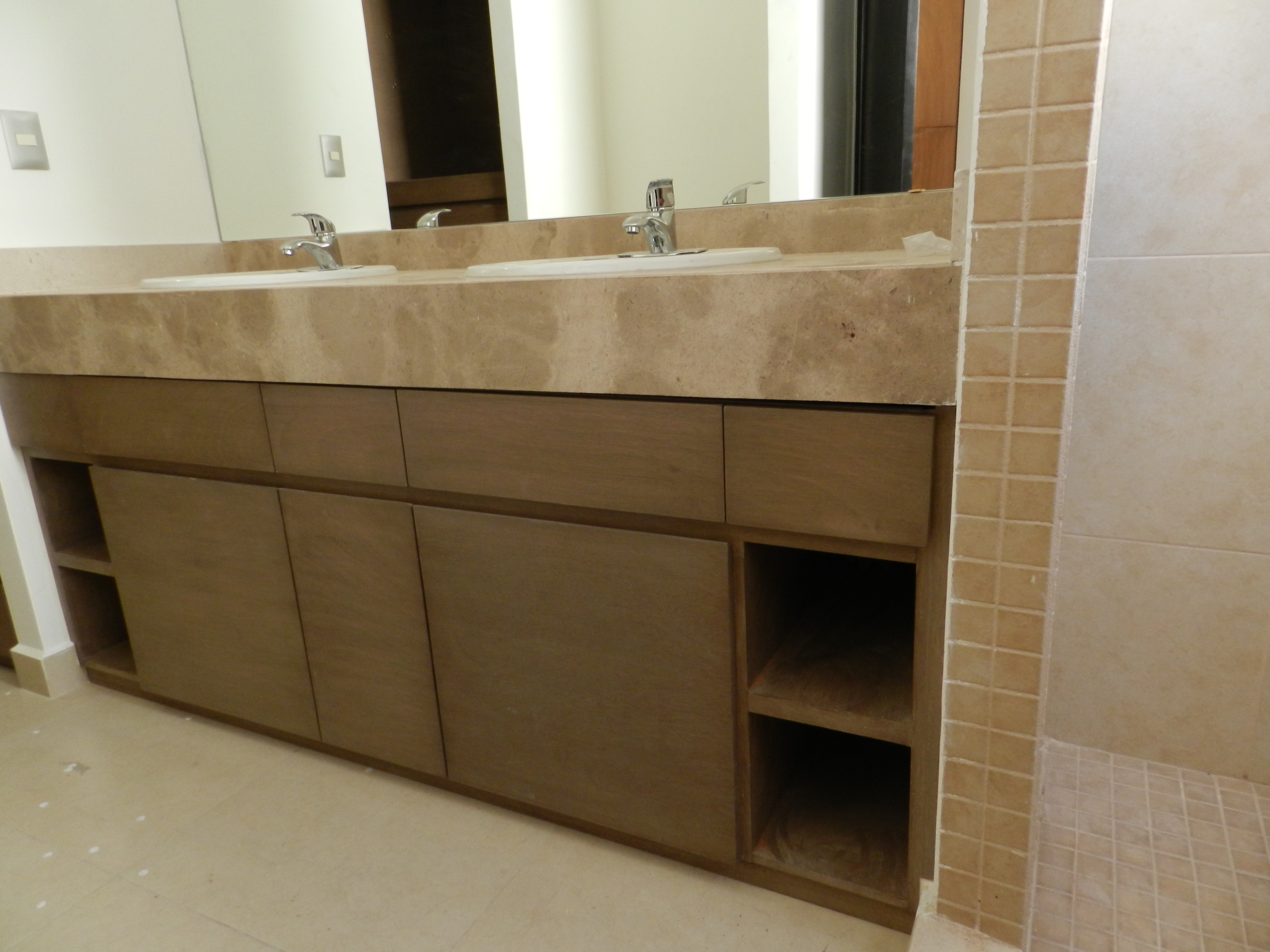 Ventajas de muebles de madera para baños - Muebles de madera a medida